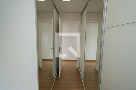 Apartamento à venda com 155m², 4 quartos e 3 vagas Apartamento à venda com 155m², 4 quartos e 3 vagasCloset - Suíte 2