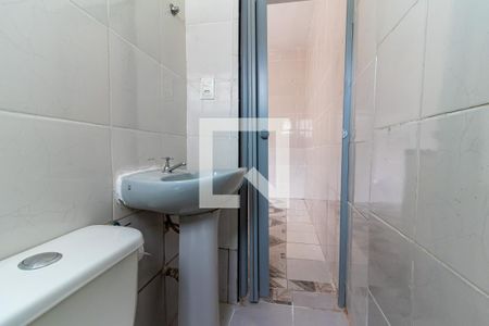 Banheiro de casa para alugar com 1 quarto, 45m² em Parque Savoi City, São Paulo
