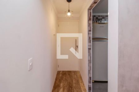 Corredor de apartamento para alugar com 2 quartos, 58m² em Conjunto Residencial Sitio Oratório, São Paulo