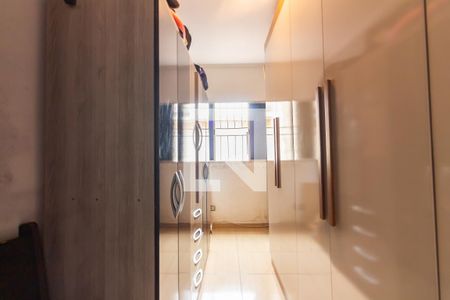 Closet de casa à venda com 3 quartos, 125m² em São Pedro, Osasco