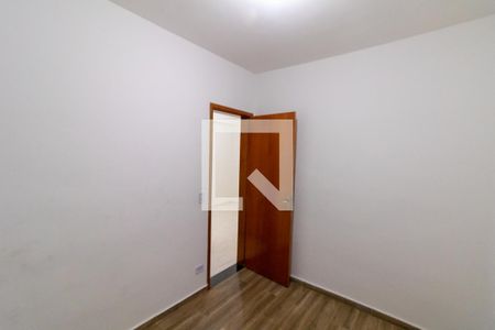 Quarto 2 de apartamento para alugar com 2 quartos, 52m² em Parque Maria Luiza, São Paulo