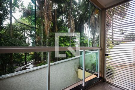 Hall de entrada de casa à venda com 3 quartos, 265m² em Parque Monte Alegre, Taboão da Serra