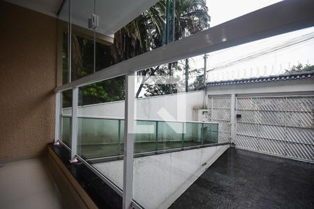 Varanda de casa à venda com 3 quartos, 265m² em Parque Monte Alegre, Taboão da Serra