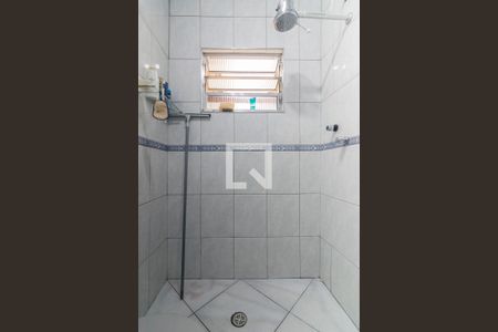 Banheiro de casa à venda com 2 quartos, 137m² em Condomínio Maracanã, Santo André