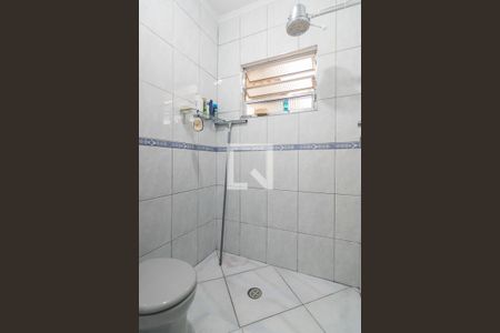 Banheiro de casa à venda com 2 quartos, 137m² em Condomínio Maracanã, Santo André