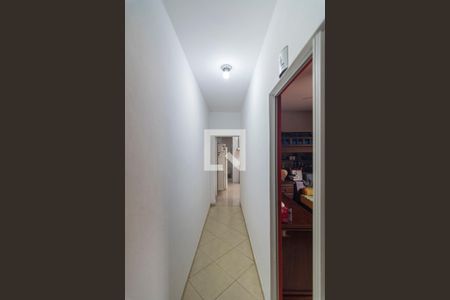 Corredor de casa à venda com 2 quartos, 137m² em Condomínio Maracanã, Santo André