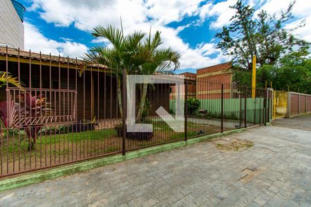 Fachada de casa à venda com 4 quartos, 90m² em Rio Branco, Canoas