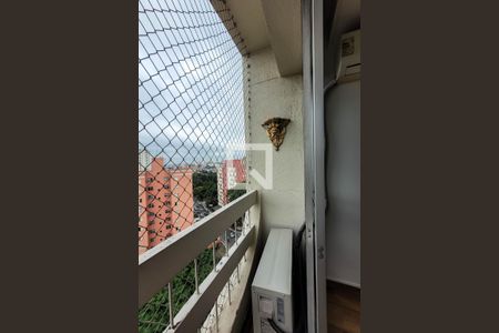 Varanda de apartamento à venda com 3 quartos, 74m² em Vila Firmiano Pinto, São Paulo