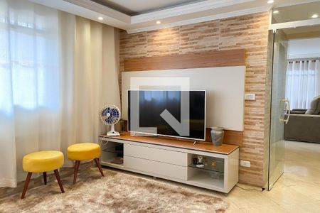Sala de TV de casa à venda com 3 quartos, 195m² em Mutinga, Osasco