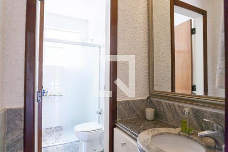 Casa à venda com 309m², 4 quartos e 4 vagas Casa à venda com 309m², 4 quartos e 4 vagasBanheiro Social