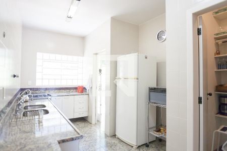 Casa à venda com 309m², 4 quartos e 4 vagas Casa à venda com 309m², 4 quartos e 4 vagascozinha