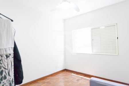 Casa à venda com 309m², 4 quartos e 4 vagas Casa à venda com 309m², 4 quartos e 4 vagasquarto 1