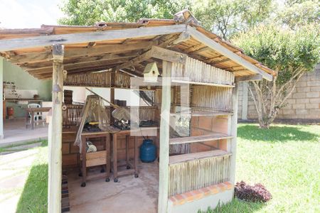 Casa à venda com 309m², 4 quartos e 4 vagas Casa à venda com 309m², 4 quartos e 4 vagasoficina