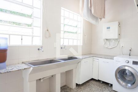 Casa à venda com 309m², 4 quartos e 4 vagas Casa à venda com 309m², 4 quartos e 4 vagasÁrea de Serviço