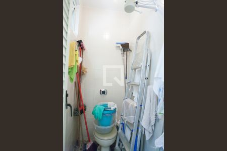 Casa à venda com 309m², 4 quartos e 4 vagas Casa à venda com 309m², 4 quartos e 4 vagasBanheiro serviço