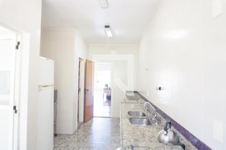 Casa à venda com 309m², 4 quartos e 4 vagas Casa à venda com 309m², 4 quartos e 4 vagascozinha