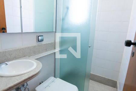 Casa à venda com 309m², 4 quartos e 4 vagas Casa à venda com 309m², 4 quartos e 4 vagasbanheiro sala 2