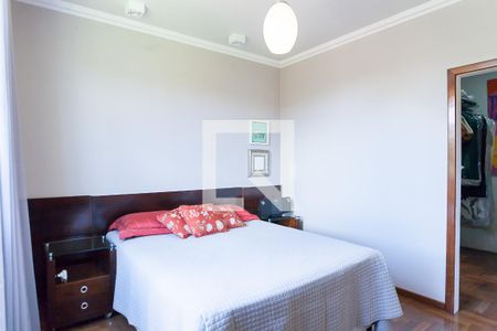 Casa à venda com 309m², 4 quartos e 4 vagas Casa à venda com 309m², 4 quartos e 4 vagassuite