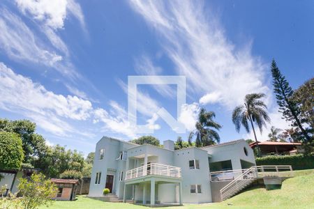 Casa à venda com 309m², 4 quartos e 4 vagas Casa à venda com 309m², 4 quartos e 4 vagasfachada intena - quintal