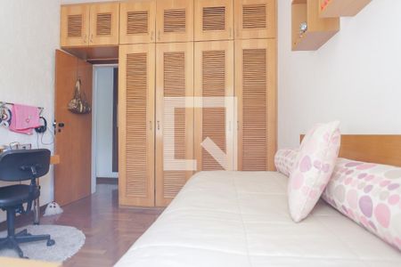 Casa à venda com 309m², 4 quartos e 4 vagas Casa à venda com 309m², 4 quartos e 4 vagasquarto 3