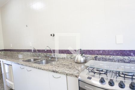 Casa à venda com 309m², 4 quartos e 4 vagas Casa à venda com 309m², 4 quartos e 4 vagascozinha