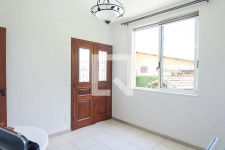 Casa à venda com 309m², 4 quartos e 4 vagas Casa à venda com 309m², 4 quartos e 4 vagassala 2