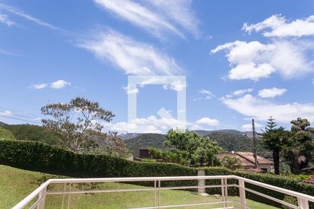 Casa à venda com 309m², 4 quartos e 4 vagas Casa à venda com 309m², 4 quartos e 4 vagasvaranda sala