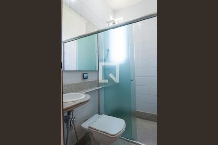 Casa à venda com 309m², 4 quartos e 4 vagas Casa à venda com 309m², 4 quartos e 4 vagasbanheiro sala 2