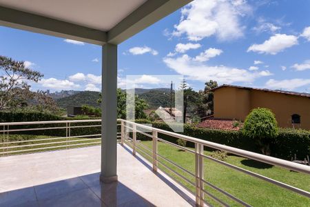 Casa à venda com 309m², 4 quartos e 4 vagas Casa à venda com 309m², 4 quartos e 4 vagasvaranda sala