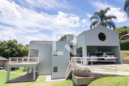 Casa à venda com 309m², 4 quartos e 4 vagas Casa à venda com 309m², 4 quartos e 4 vagasfachada intena - garagem