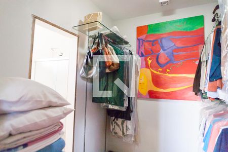 Casa à venda com 309m², 4 quartos e 4 vagas Casa à venda com 309m², 4 quartos e 4 vagasCloset da suíte