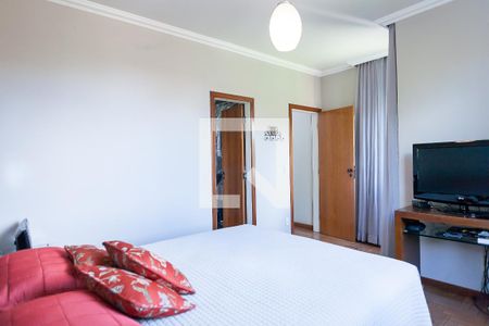 Casa à venda com 309m², 4 quartos e 4 vagas Casa à venda com 309m², 4 quartos e 4 vagassuite