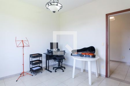 Casa à venda com 309m², 4 quartos e 4 vagas Casa à venda com 309m², 4 quartos e 4 vagassala 2