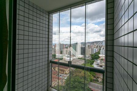 Varanda de apartamento à venda com 3 quartos, 100m² em Lourdes, Belo Horizonte