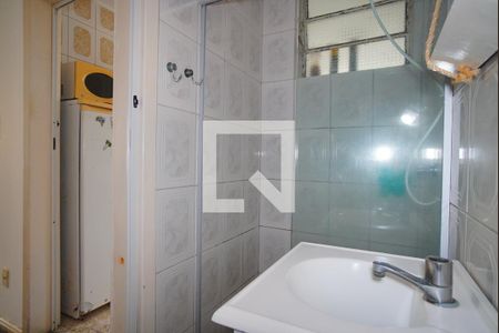 Banheiro Corredor de apartamento à venda com 1 quarto, 43m² em Vila Ipiranga, Porto Alegre
