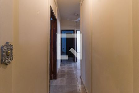 Corredor  de casa para alugar com 4 quartos, 140m² em Jardim Ponte Grande, Mogi das Cruzes