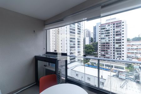 Varanda de kitnet/studio à venda com 1 quarto, 25m² em Pinheiros, São Paulo