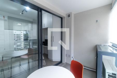 Varanda de kitnet/studio à venda com 1 quarto, 25m² em Pinheiros, São Paulo