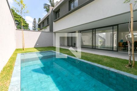 Piscina de casa à venda com 4 quartos, 435m² em Campo Belo, São Paulo