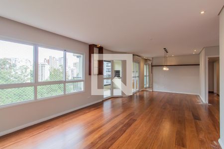 Sala de apartamento à venda com 3 quartos, 128m² em Vila Suzana, São Paulo