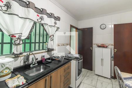 Casa à venda com 76m², 2 quartos e 2 vagas Casa à venda com 76m², 2 quartos e 2 vagasCozinha