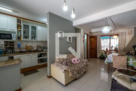 Sala de casa à venda com 2 quartos, 195m² em Guarujá, Porto Alegre