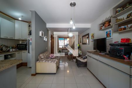 Sala de casa à venda com 2 quartos, 195m² em Guarujá, Porto Alegre