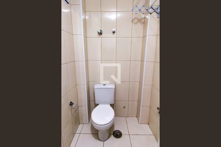 Banheiro de casa de condomínio para alugar com 1 quarto, 25m² em Vila Buarque, São Paulo