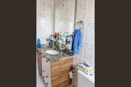 Banheiro suíte de apartamento à venda com 3 quartos, 64m² em Vila Mazzei, São Paulo