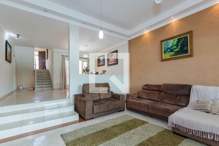 Sala de Estar de casa para alugar com 3 quartos, 400m² em Vila Suissa, Mogi das Cruzes