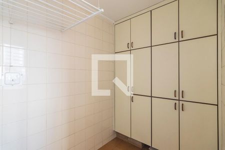 Apartamento à venda com 133m², 3 quartos e 2 vagas Apartamento à venda com 133m², 3 quartos e 2 vagasÁrea de Serviço