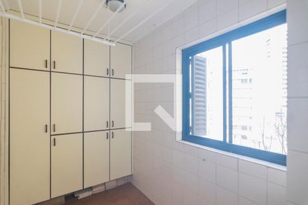 Apartamento à venda com 133m², 3 quartos e 2 vagas Apartamento à venda com 133m², 3 quartos e 2 vagasÁrea de Serviço