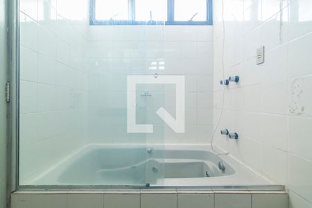 Apartamento à venda com 133m², 3 quartos e 2 vagas Apartamento à venda com 133m², 3 quartos e 2 vagasBanheiro da Suite