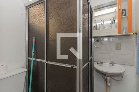 Banheiro de apartamento à venda com 2 quartos, 40m² em Mário Quintana, Porto Alegre